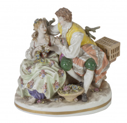 1148.  Grupo escultórico de porcelana esmaltada, representando una escena galante.Alemania, pp. del S. XX.
