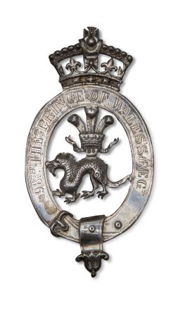 1115.  Placa de plata con escudo del príncipe de Gales.Inglaterra, principios del S. XX.