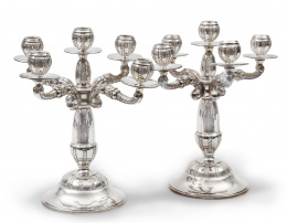 738.  Pareja de candelabros de plata de cinco brazos de luz, marcados Pérez, S. XX.