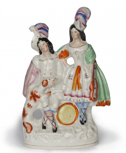 709.  Pareja con perro.Figura de loza esmaltada.Staffordshire, Inglaterra, ff del S. XIX.