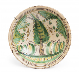 1089.  Plato de cerámica esmaltada de la serie del pino.Talavera, Puente del Arzobispo, S. XIX.