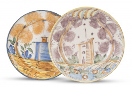 961.  Lote de dos platos de cerámica esmaltada decorados con arquitecturas.Ribesalbes, S. XIX.