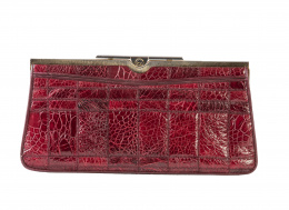 494.  Bolso de piel de cocodrilo rojo typo cluthc