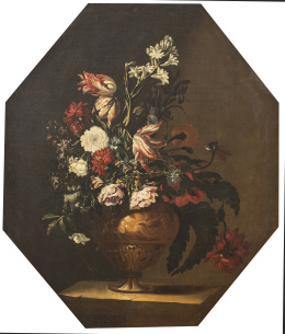 780.  GUILLERMO MESQUIDA (Palma de Mallorca, 1675- 1747)Pareja de jarrones de flores: "Rosas, tulipanes, crisantemos y otras flores en un jarrón de cristal montado en bronce sobre un pedestal de piedra" y "Rosas, tulipanes, cristantemos y otras flores en un jarrón de bronce esculpido sobre un pedestal de piedra"