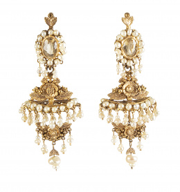 3.  Pendientes valencianos de balconet S. XVIII-XIX con perlas finas de aljófar en varios cuerpos articulados, coronados por citrino orlado de perlas