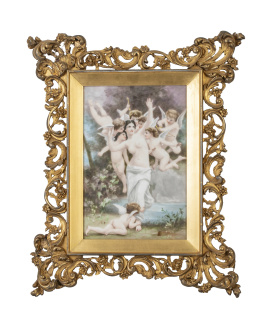 1142.  Placa de porcelana esmaltada reproduciendo el cuadro "Sueño de primavera" de William Adolphe Bouguereau (1825-1905).
