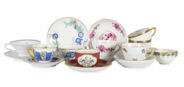 1313.  Lote de nueve tazas de porcelana con sus platitos. Con diferentes marcas.Rosenthal, Limoges, Theodore Haviland, Meissen (1924 - 1934).