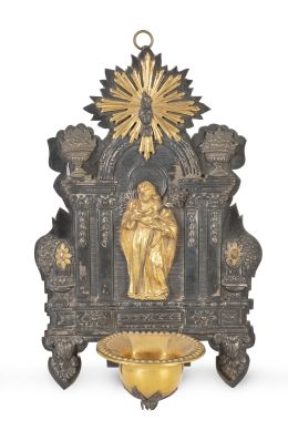 514.  San José con el Niño bajo el Espíritu Santo.Benditera Carlos IV de plata y plata vermeille, aplicada sobre madera.Trabajo levantino, ff. del S. XVIII - pp. del S. XIX.