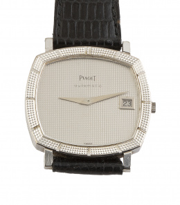 437.  Reloj PIAGET años 80 en oro blanco mate de 18K. Numero 13427-105978