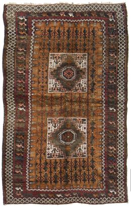 1105.  Antigua alfombra tribal de colección (baluch-zabol), con dibujo de caravana de camellos.Persia h. 1880-90.