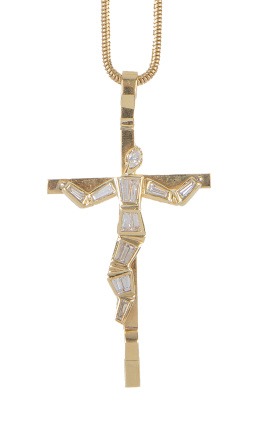 220.  Crucifijo colgante con Cristo realizado con diamantes talla trapecio, y cadena de cola de ratón