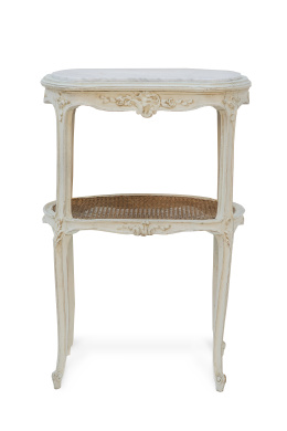 1106.  Mesa auxiliar de estilo Luis XV madera pintada de blanco con enea y tapa de mármol.España, h. 1900.