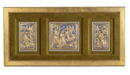 1345.  Marco con tres placas de bronce dorado y esmalte con Natividad y la adoración de los pastores.Trabajo ruso, S. XIX.