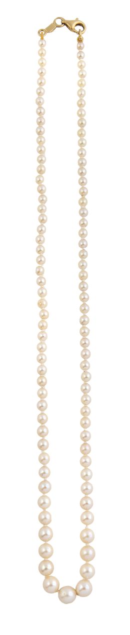 58.  Collar de perlas con tamaño en aumento hacia el centro