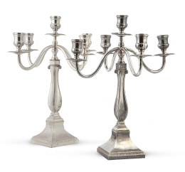 598.  Pareja de candelabros de plata con cinco brazos de luz.España, S. XX.