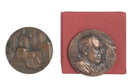 903.  Lote formado por "Medalla a D.Gregoro Marañón" de Julio López Hernández y "Medalla de Madrid" de la F.N.M.T