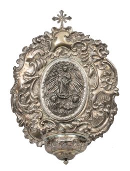 1303.  Benditera de plata en su color con decoración repujada con rocalla.Diego González de la Cueva, Virreinato de Nueva España, S. XVIII.