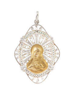 10.  Medalla colgante Art-Decó de Virgen, con marco de perlitas 
