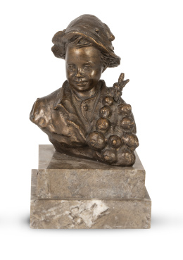 1313.  Giovanni de Martino (Nápoles, 1870 - 1935).Niño sonriendo.Figura de bronce sobre base de mármol. Firmada.