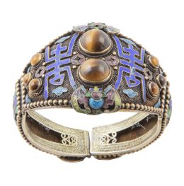 125.  Brazalete ancho chino S. XIX con decoración en esmalte y adornado con cabuchones de ojo de tigre