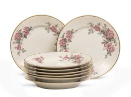 624.  Juego de catorce platos de porcelana esmaltada con flores y filo dorado.Bidasoa, segunda mitad del S. XX.