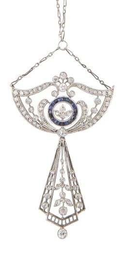 48.  Pendentif Belle Epoque de diamantes y zafiros con diseño de