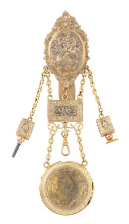 314.  Chatelaine para reloj S. XVIII con profusa decoración grabada y labrada de motivos vegelales y aves