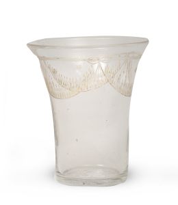 580.  Vaso de vidrio transparente con guirnaldas doradas.La Granja, período clasicista, (1787 - 1810).