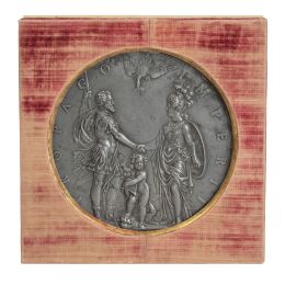 1125.  Placa circular conmemorativa de estaño con Enrique IV y María de Médicis con leyenda "Propago Imperii".h. 1800.