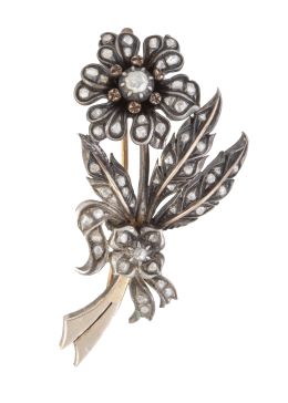 36.  Broche flor de diamantes S. XIX, con diamantes de talla ros