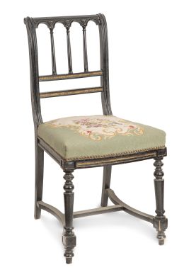 1292.  Silla de madera tallada con asiento en petit-point con flores.S. XX.