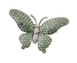 236.  Broche mariposa con alas de pavé de tsavoritas y cuerpo cua