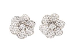 307.  Pendientes flor con séis pétalos de pavé de brillantes rode