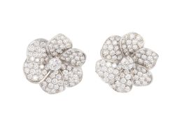 307.  Pendientes flor con séis pétalos de pavé de brillantes rode