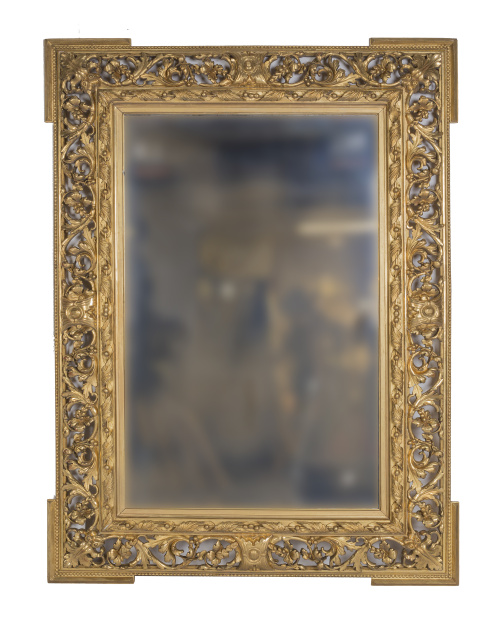 Espejo de madera tallada, estucada y dorada.S. XIX.