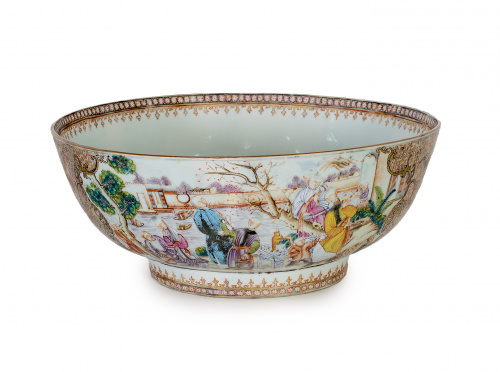 Punch Bowl en porcelana Familia Rosa para la exportación. 