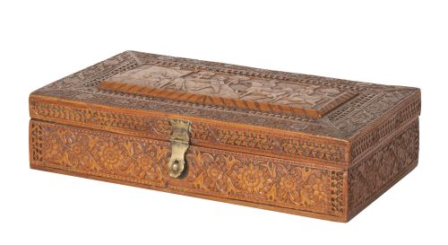 Caja de madera de peral con motivos del héroe Khosrow y Shi