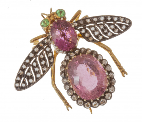 Broche de abeja con cuerpo de zafiros rosas, alas de diaman