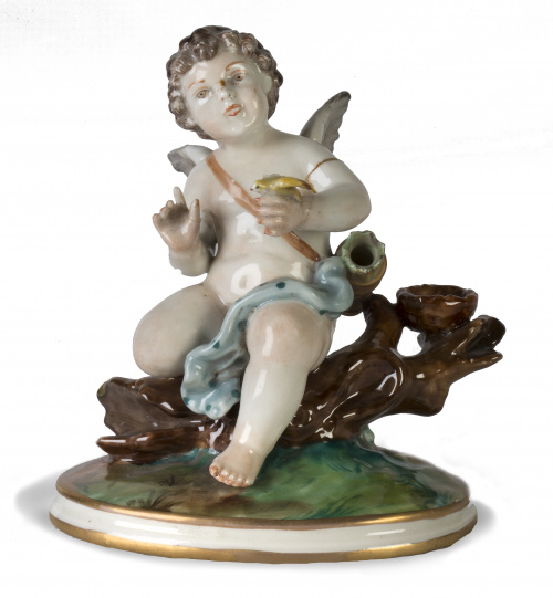 Amorcillo de porcelana esmaltada, S. XX.