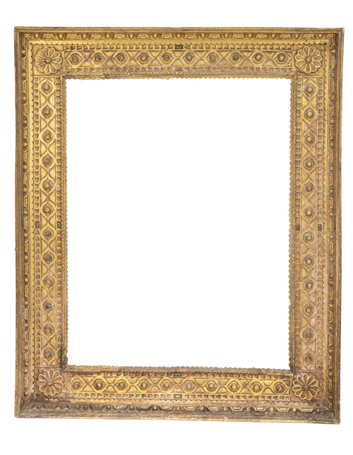 Marco rectangular de madera tallada y dorada, con decoració