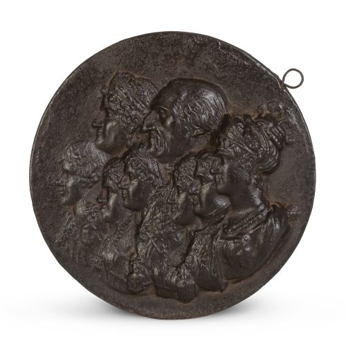 Medallón de hierro fundido con la Familia Real de Carlos IV