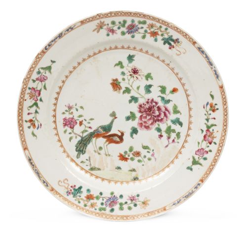 Plato de porcelana china de la familia rosa del "Serviço do