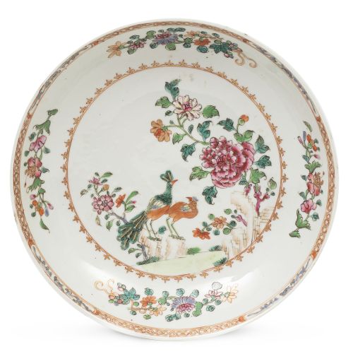 Plato hondo de porcelana china de la familia rosa del "Serv