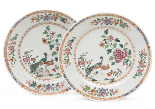 Pareja de platos de porcelana china de la familia rosa del 