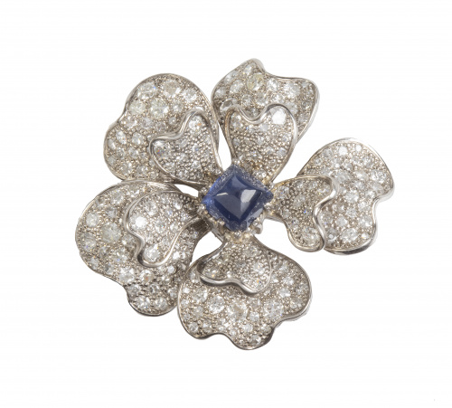 Broche flor con pétalos de pavé de brillantes en dos nivele