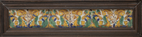 Panel de seis azulejos de céramica esmaltada con cabezas de