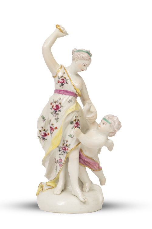 "Alegoría del Amor".Figura escultórica de porcelana esmal