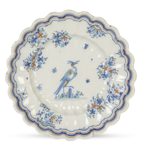 Plato de cerámica esmaltada con ave de la serie de chinesco