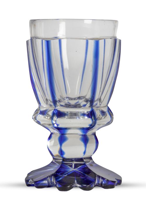 Vaso de vidrio transparente y azul.Bohemia, S. XIX.