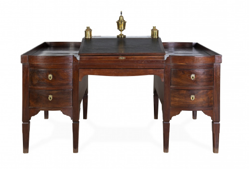 "Partner´s desk" de madera de caoba. Menorca, h. 1800.